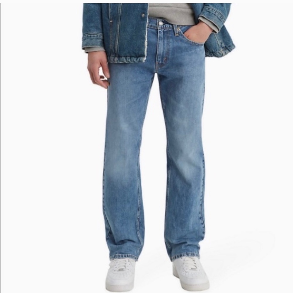 Men’s Levi’s Relaxed Straight Leg, size 38W/30L